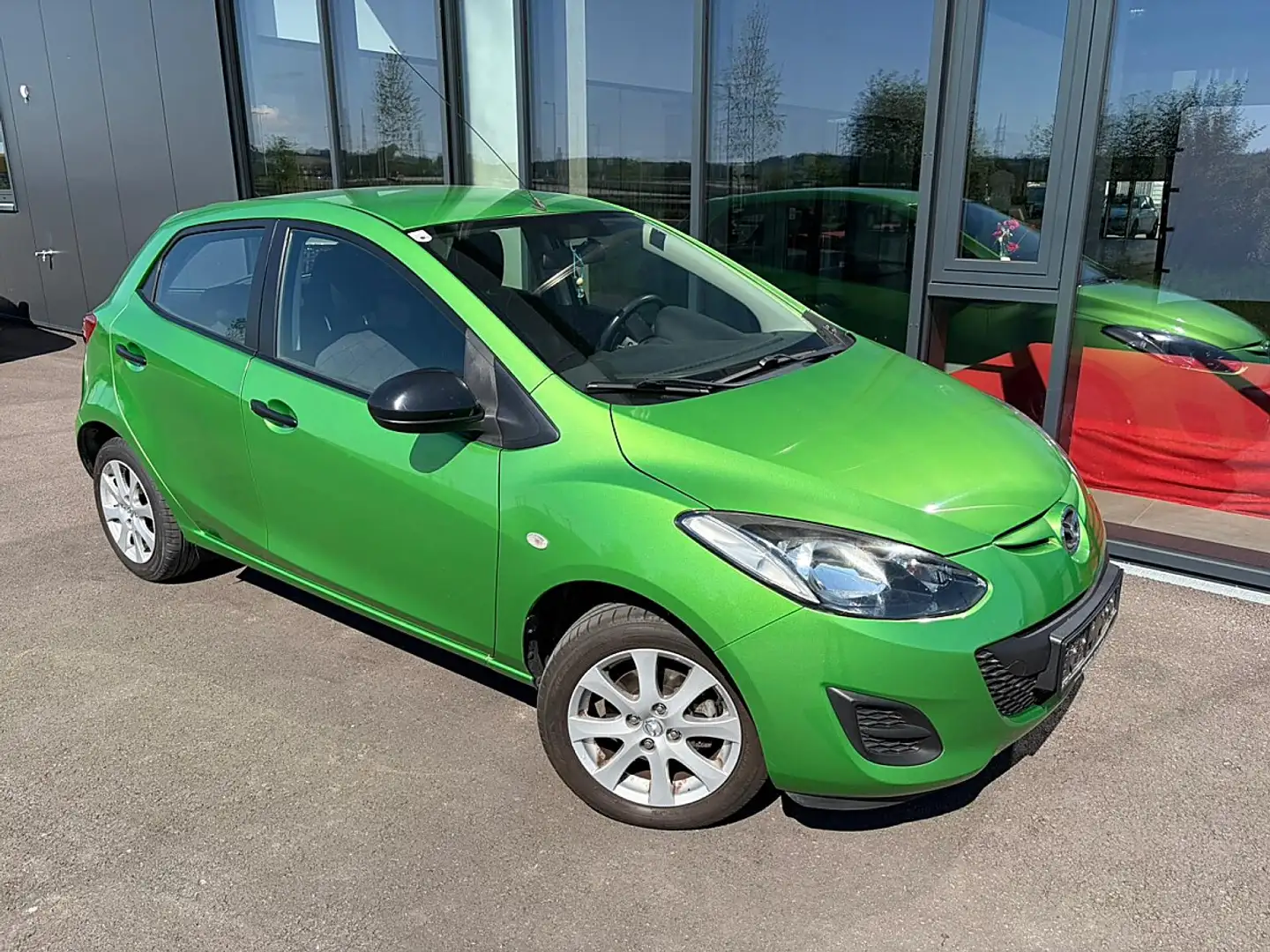Mazda 2 Mazda2 1,3i CE Pro Grün - 2