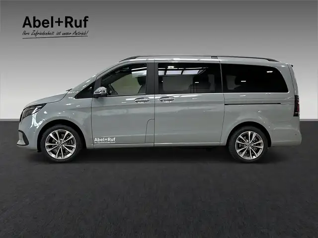 Mercedes-Benz V-Class view 4