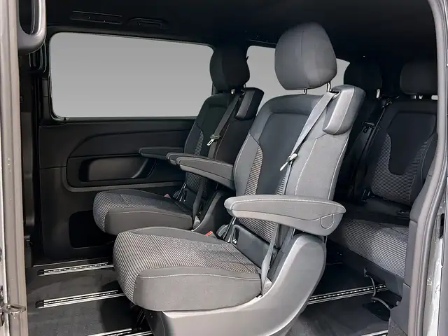 Mercedes-Benz V-Class view 9