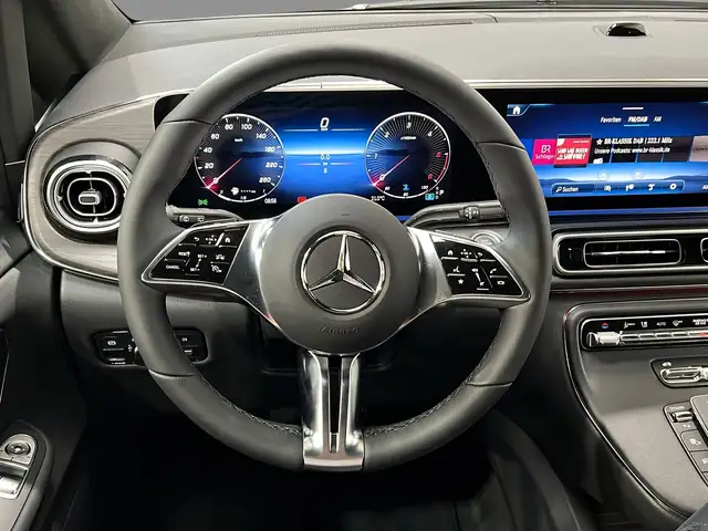 Mercedes-Benz V-Class view 11