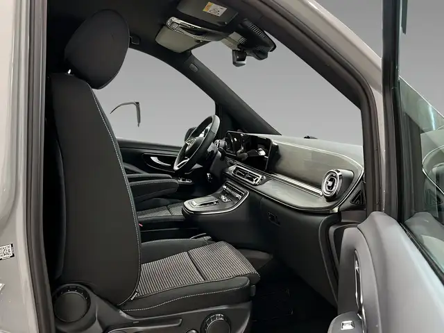 Mercedes-Benz V-Class view 14