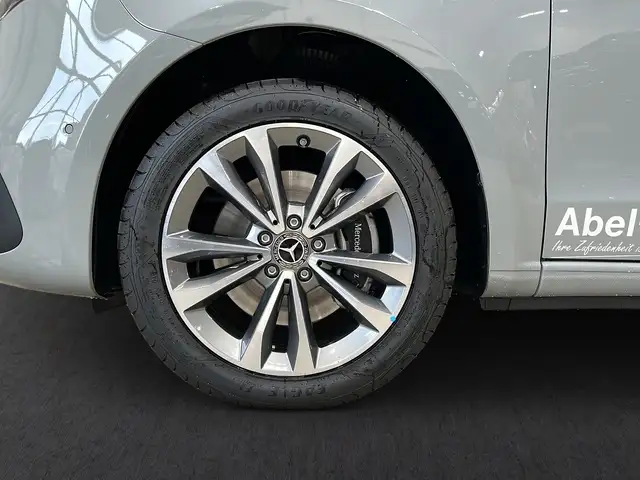 Mercedes-Benz V-Class view 7