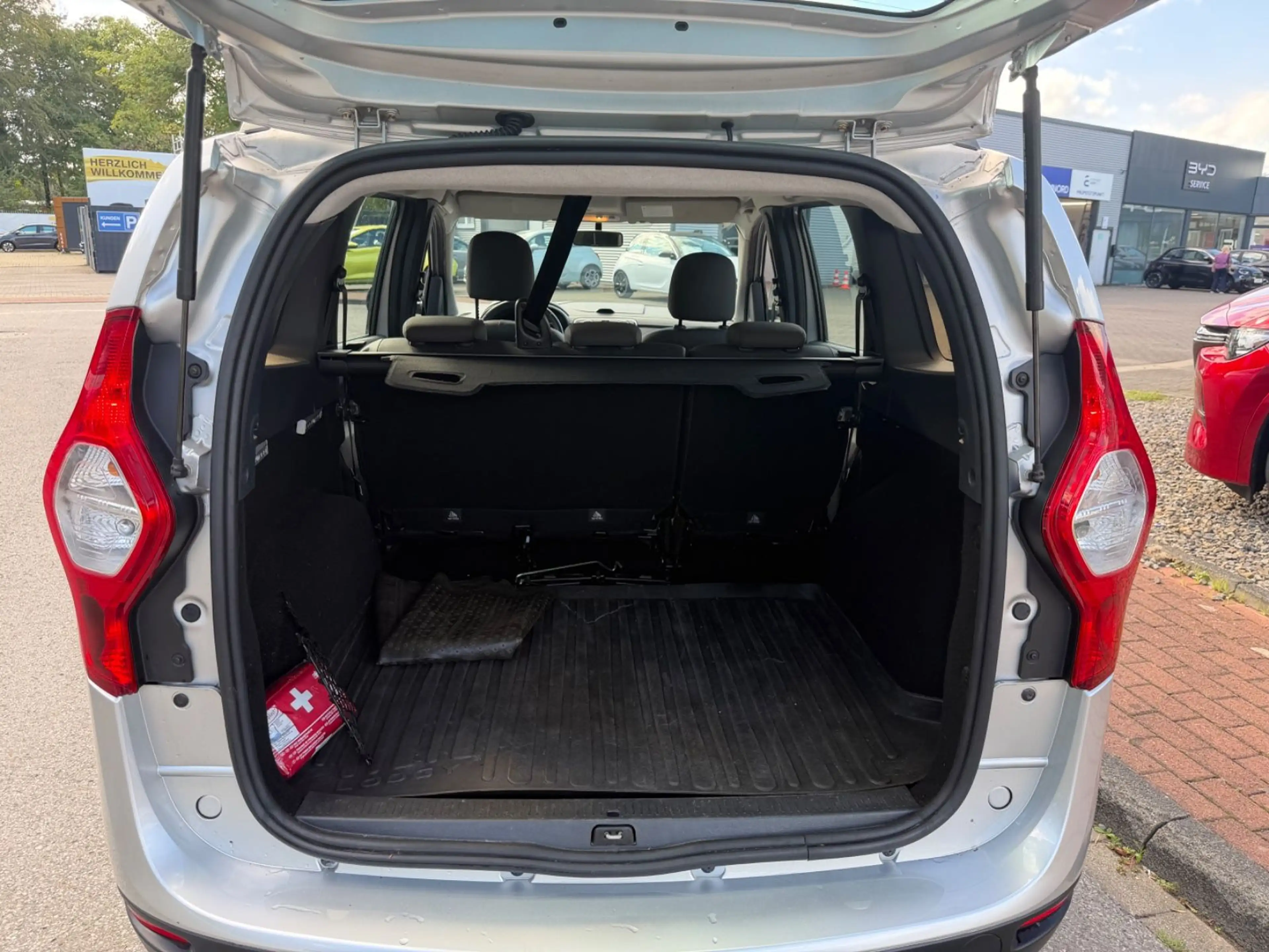 Dacia Lodgy LODGY/PRESTIGE/2.HAND/NAVI/KLIMA/ALU/SHZ/SERV.-N — photo 9