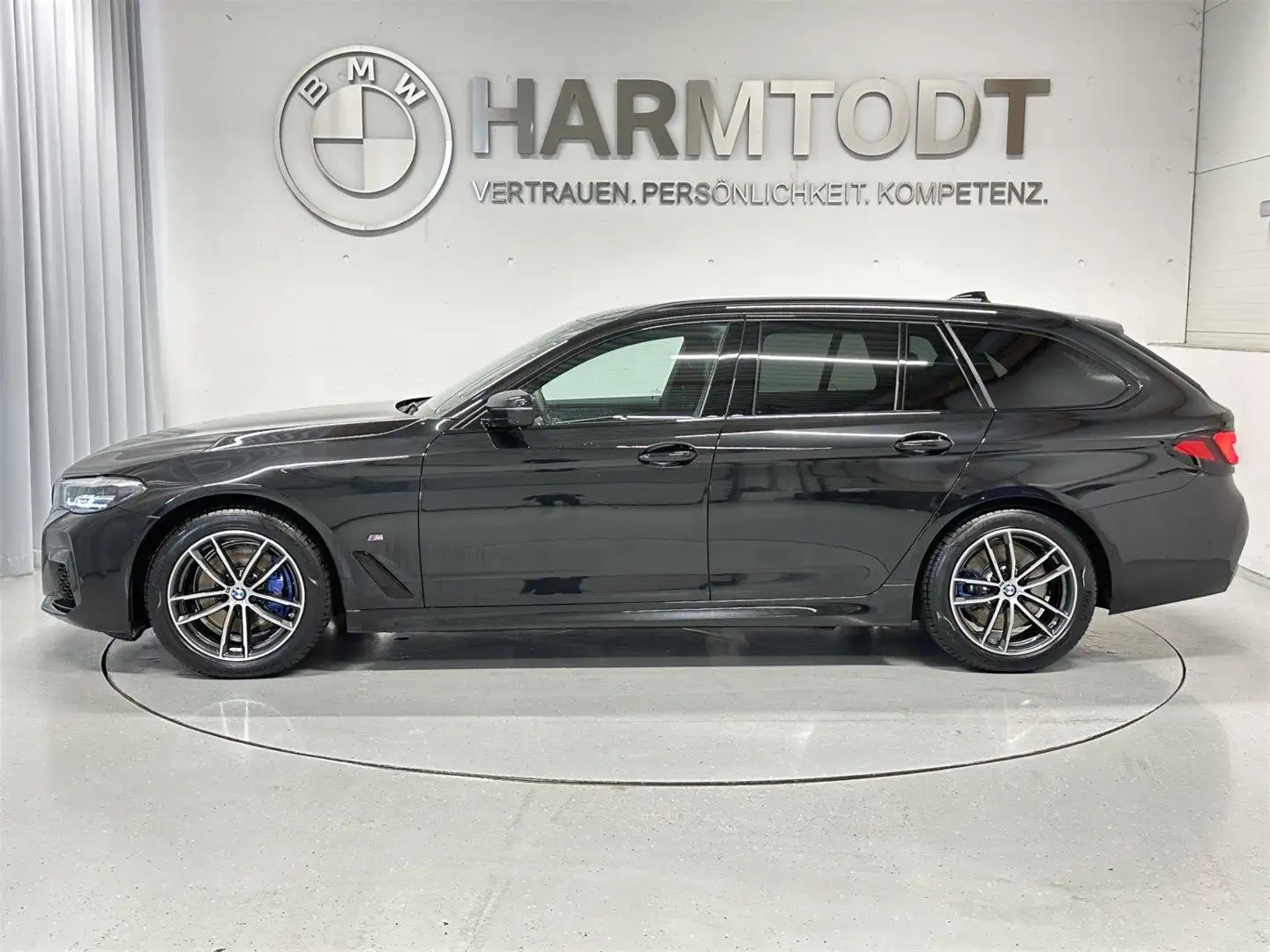 BMW 520 d xDrive Schwarz - 2