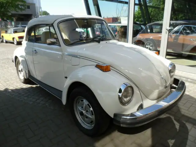 Volkswagen 1303 Cabriolet view 10