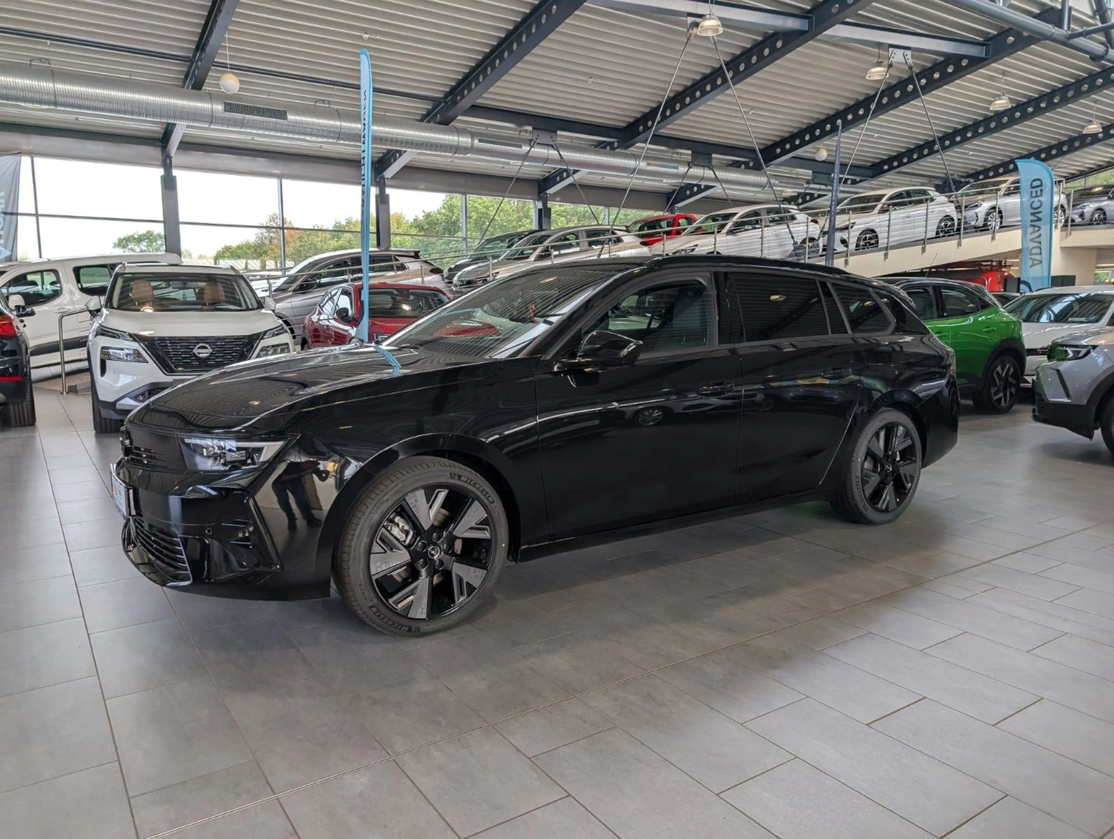 Opel Astra SH LH Nav Headup Panorama Kamera AHK 11kWh — photo 7
