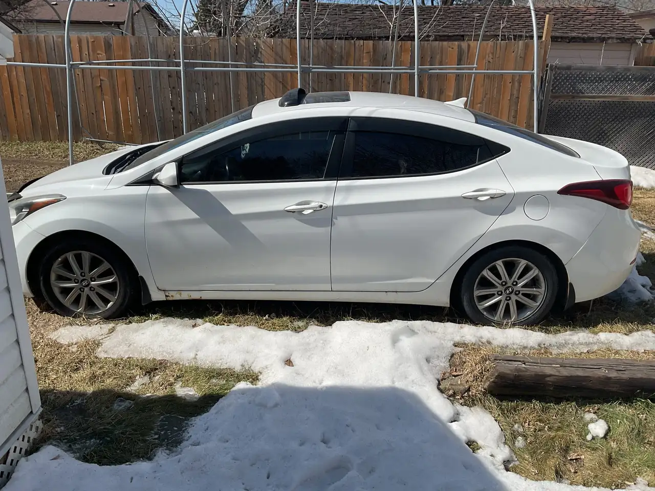 Hyundai ELANTRA снимка Hyundai ELANTRA