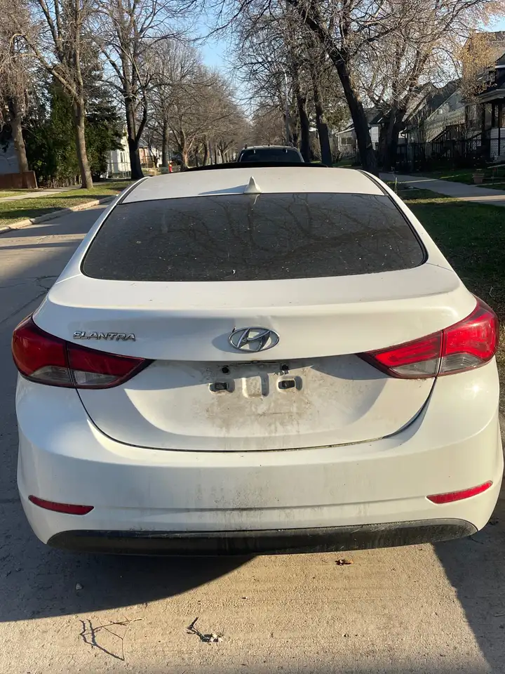 Hyundai ELANTRA снимка Hyundai ELANTRA