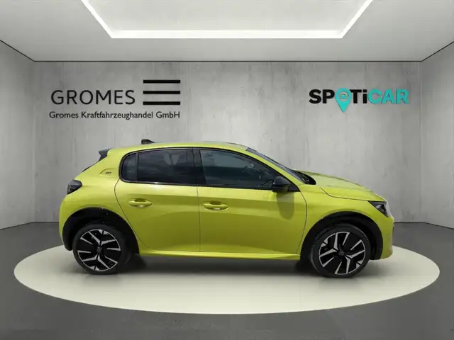 Peugeot 208 view 2