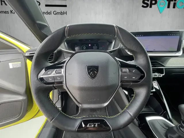 Peugeot 208 view 10