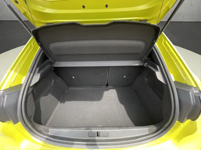 Peugeot 208 view 7