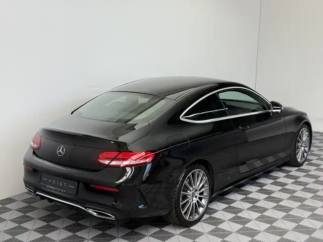 Mercedes-Benz 300 view 6