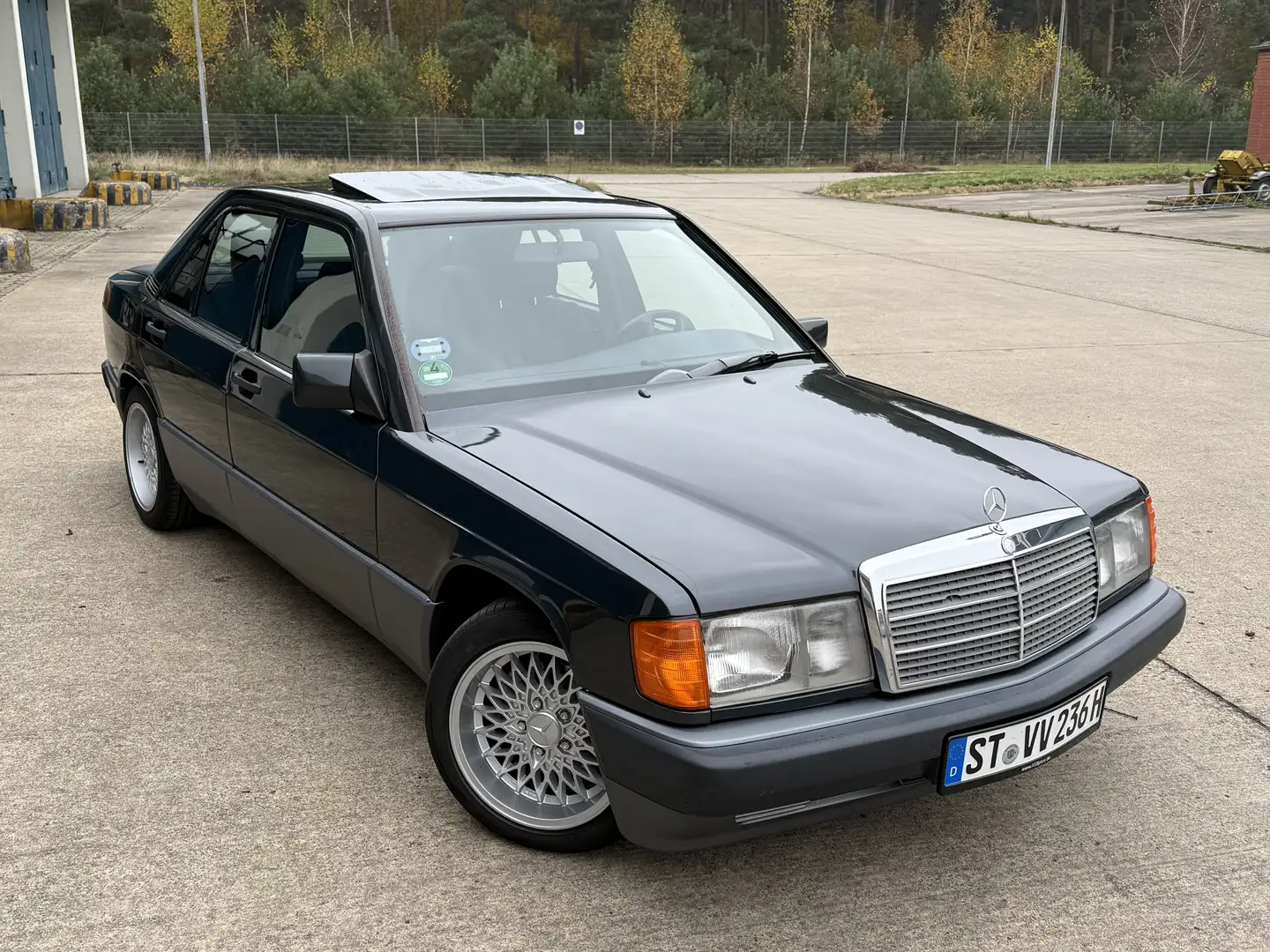 Mercedes-Benz 190 E 2.6 - 1
