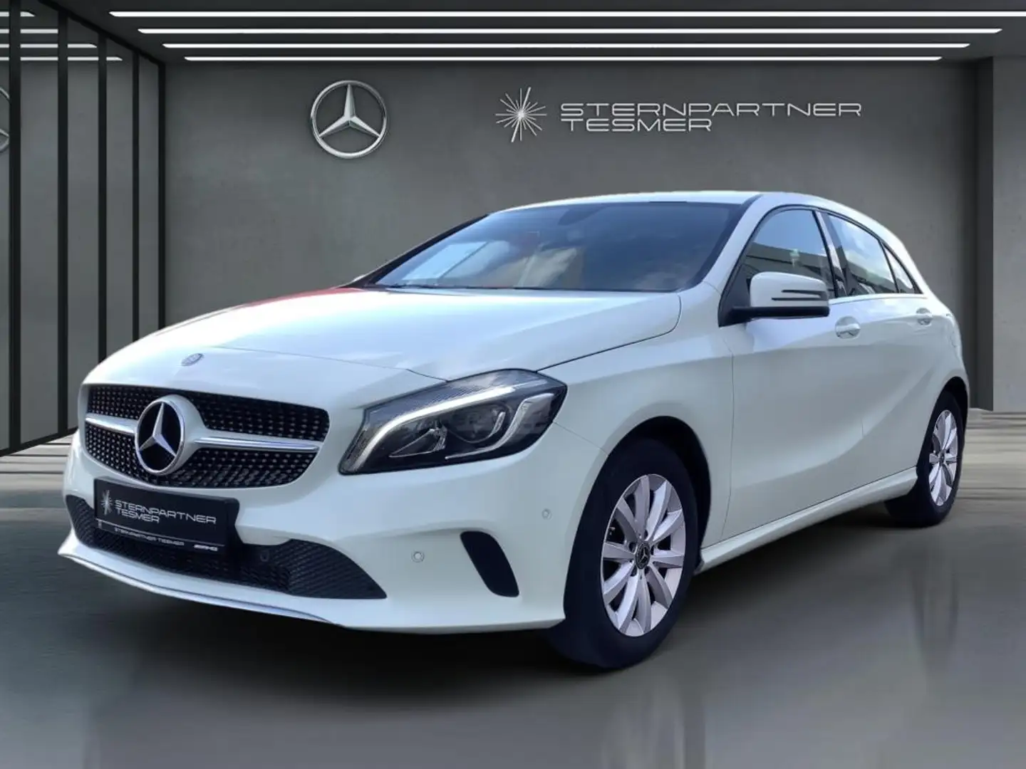 Mercedes-Benz A 180 STYLE - LED - Navi - Parkassist - Sitzhzg. Blanc - 2
