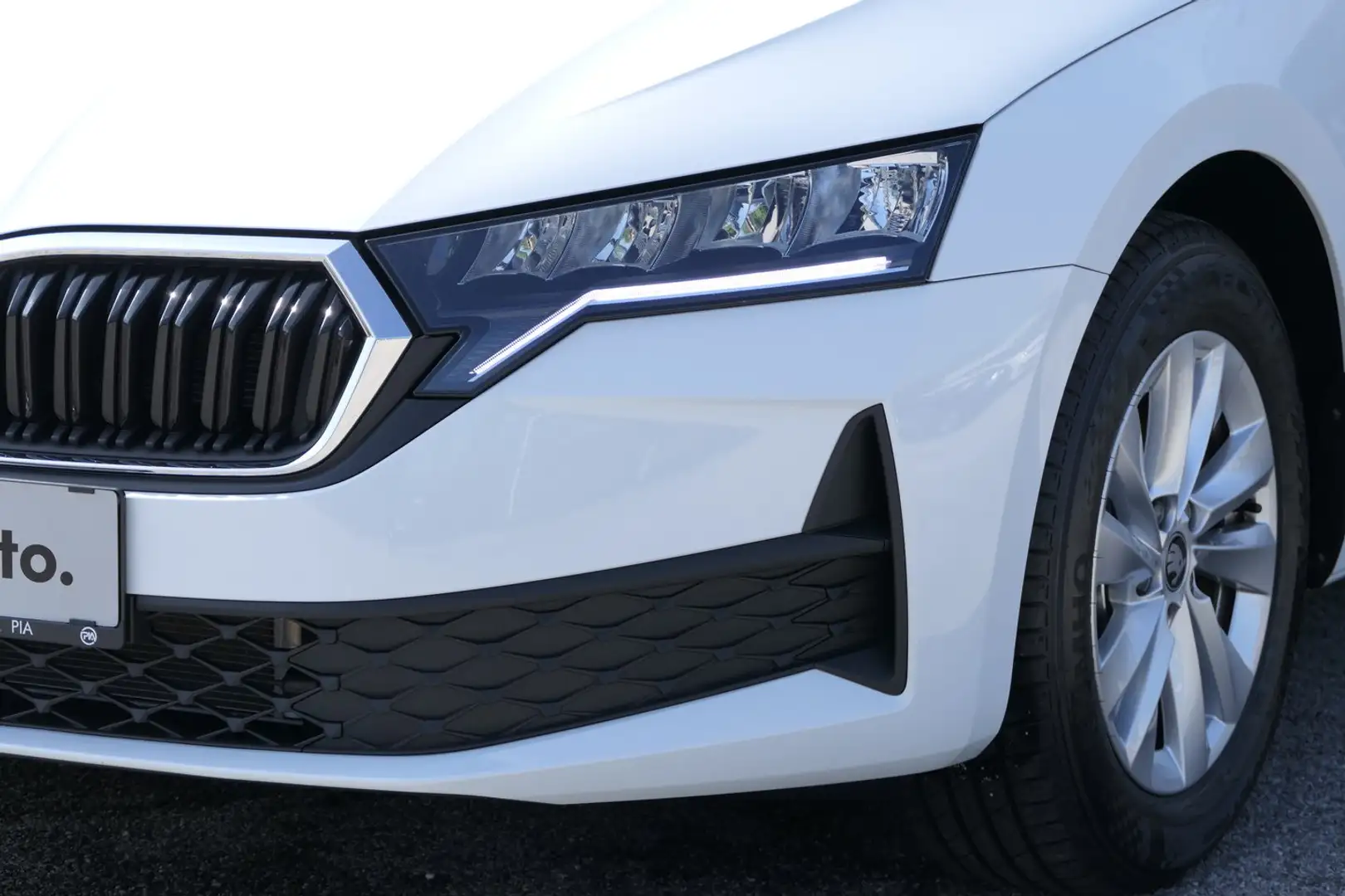 Skoda Octavia Essence TSI Weiß - 2