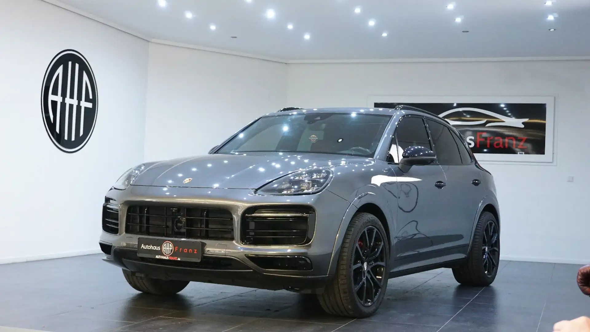 Porsche Cayenne Basis *PANO*360*SHZ*AHK*BOSE*SBL Grau - 1