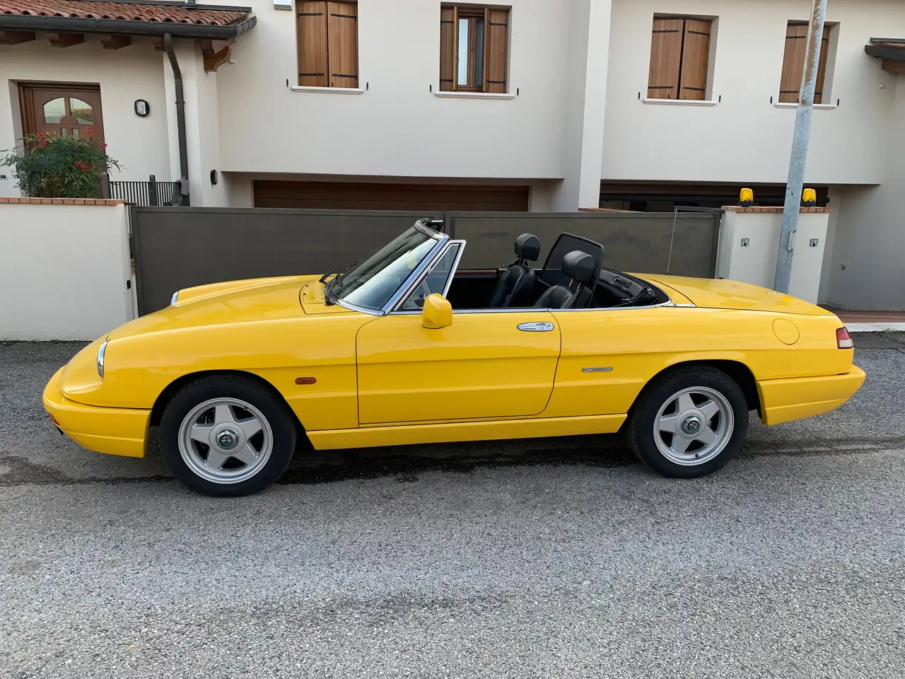 Alfa Romeo Spider 2.0 my90, foto 1