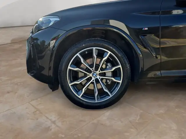 BMW X4 view 3