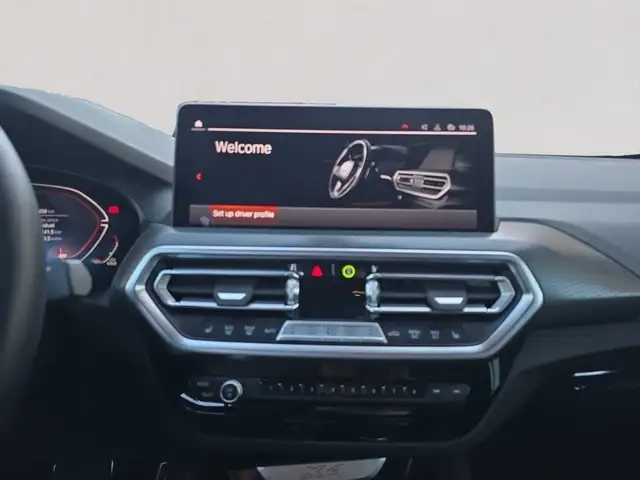 BMW X4 view 14