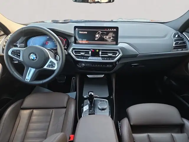 BMW X4 view 12