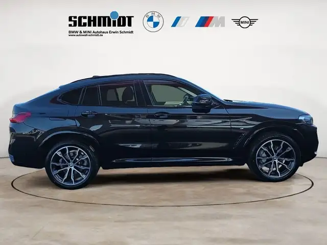 BMW X4 view 8