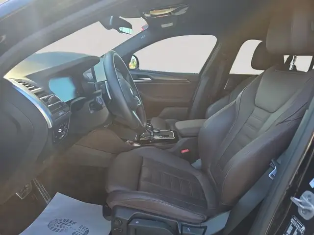 BMW X4 view 11