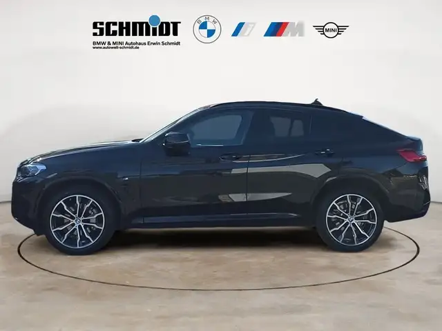 BMW X4 view 4