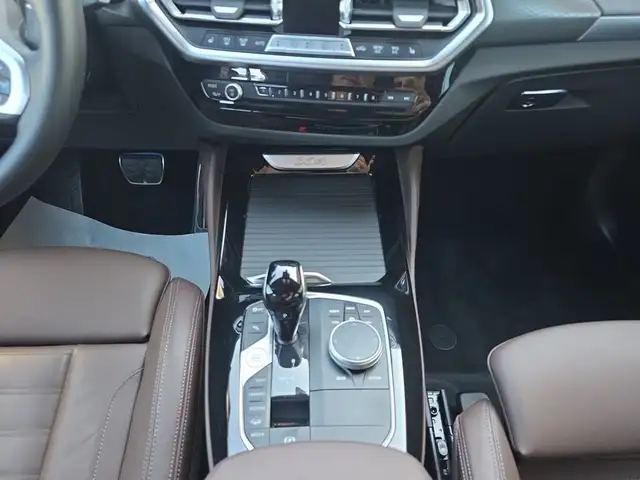 BMW X4 view 13