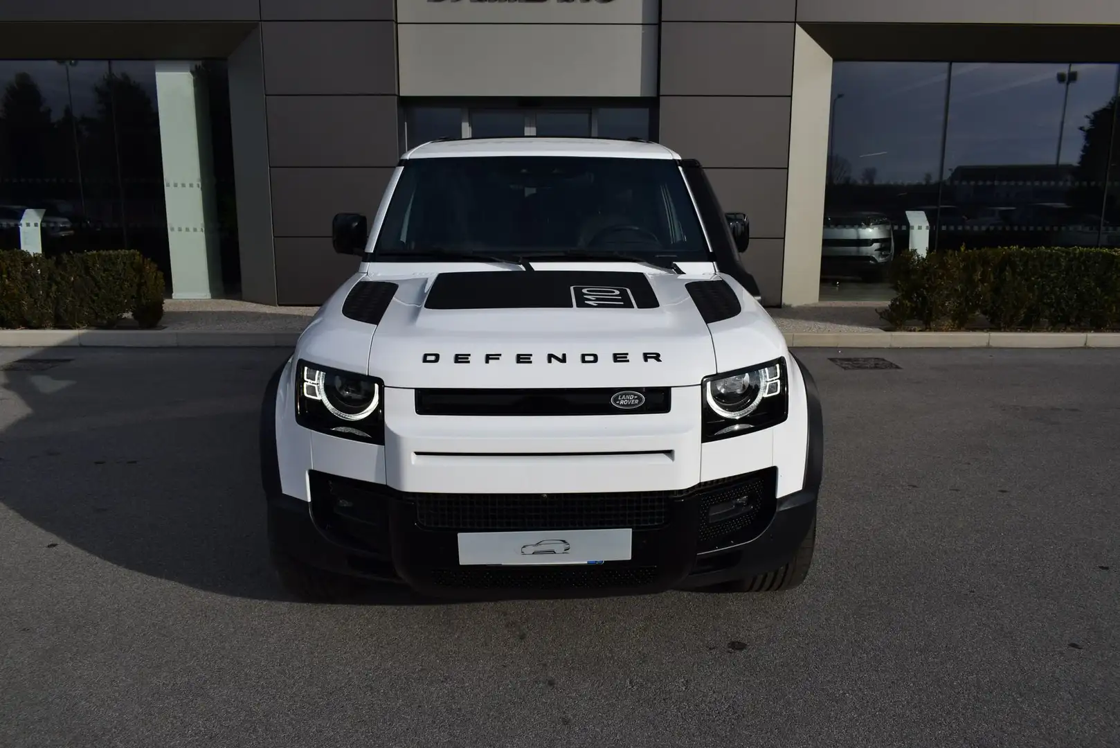 Land Rover Defender 110 3.0D I6 200 CV AWD Auto SE Bianco - 2