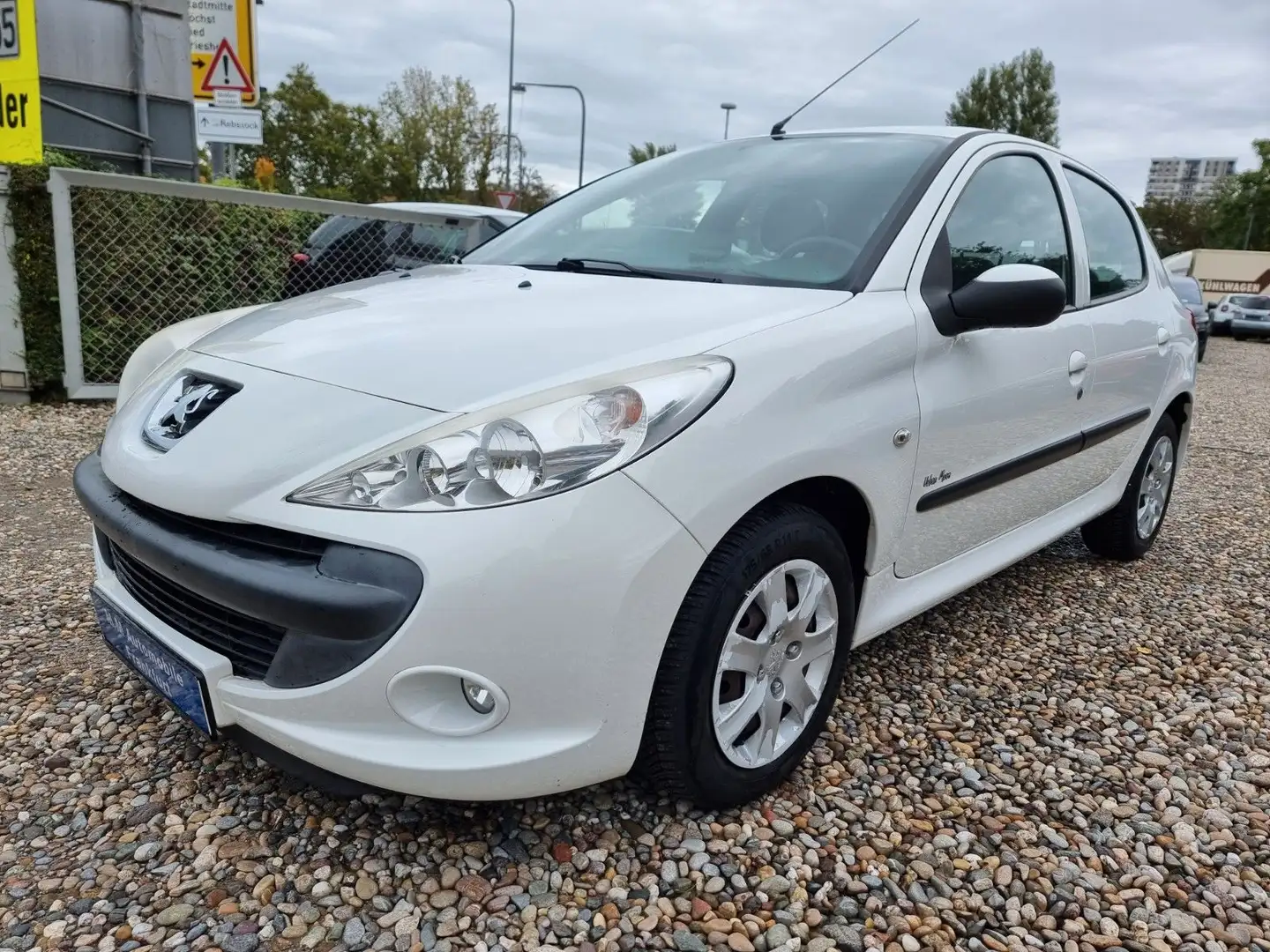 Peugeot 206 + Urban Move°4-Türer°Klima°28 Tkm° Weiß - 1