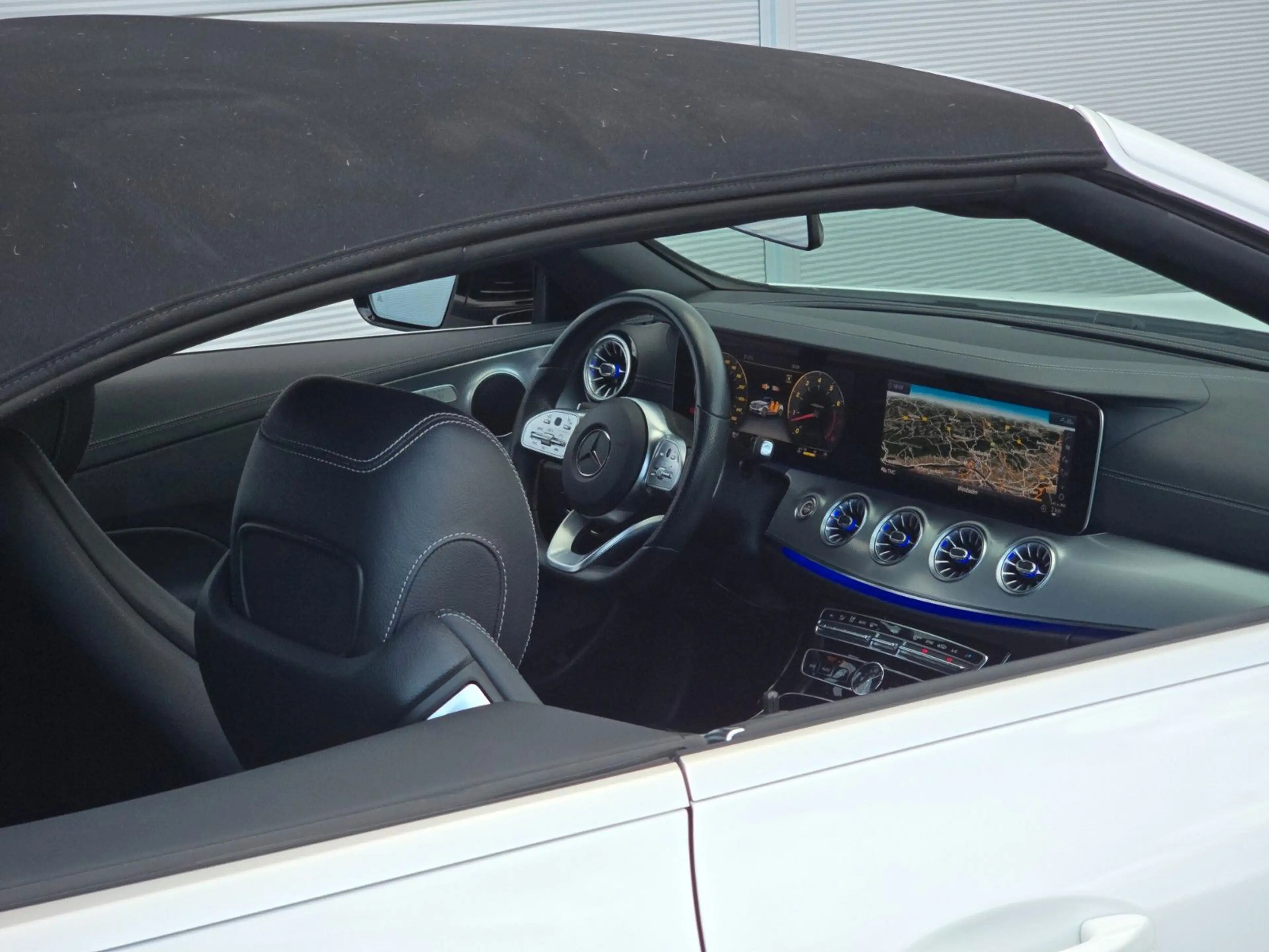 Mercedes-Benz E 450 E Cabrio E 450 4Matic — photo 13