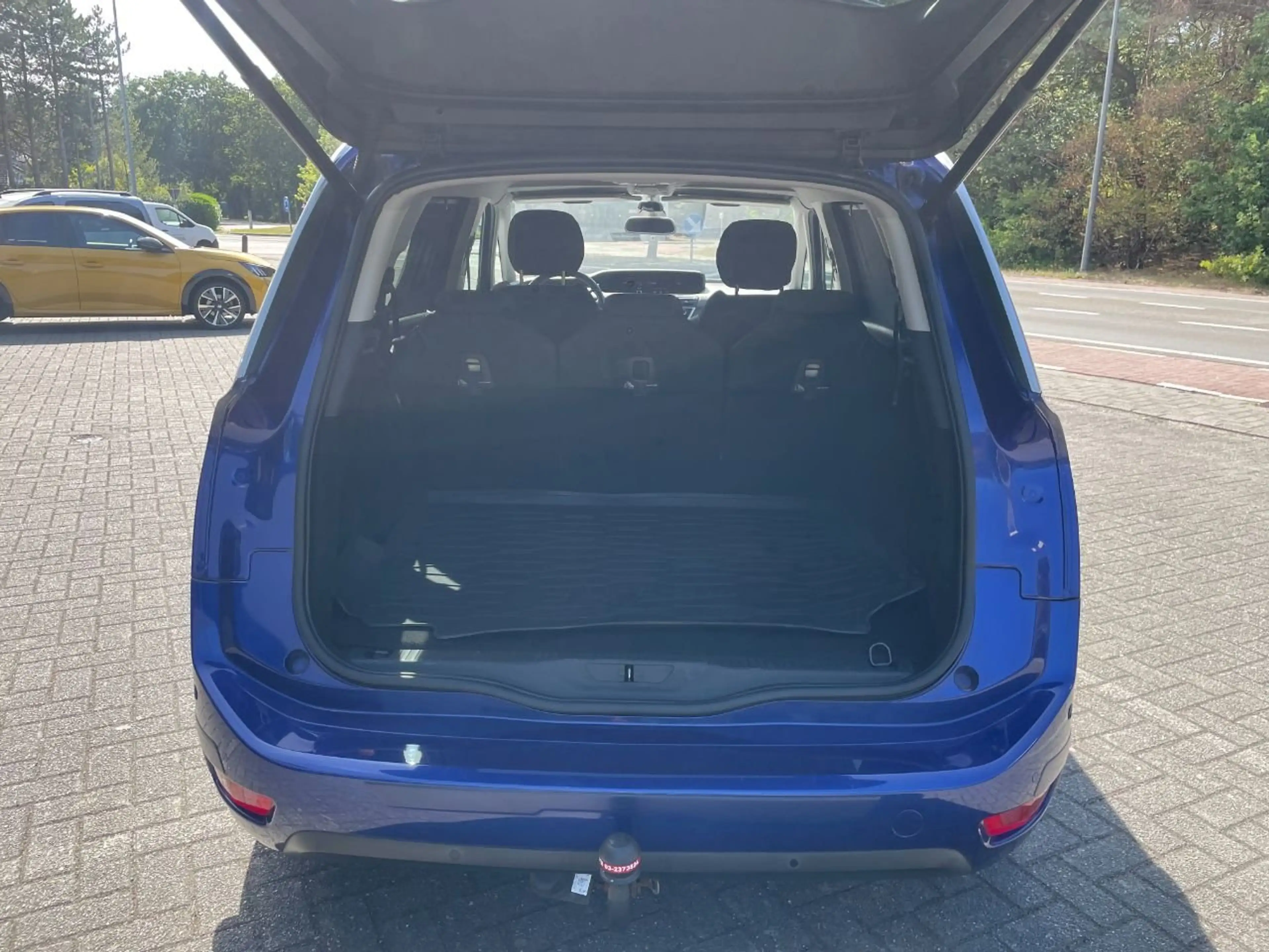 Citroen Grand C4 Picasso 1.2 Turbo 130 pk Shine — photo 8