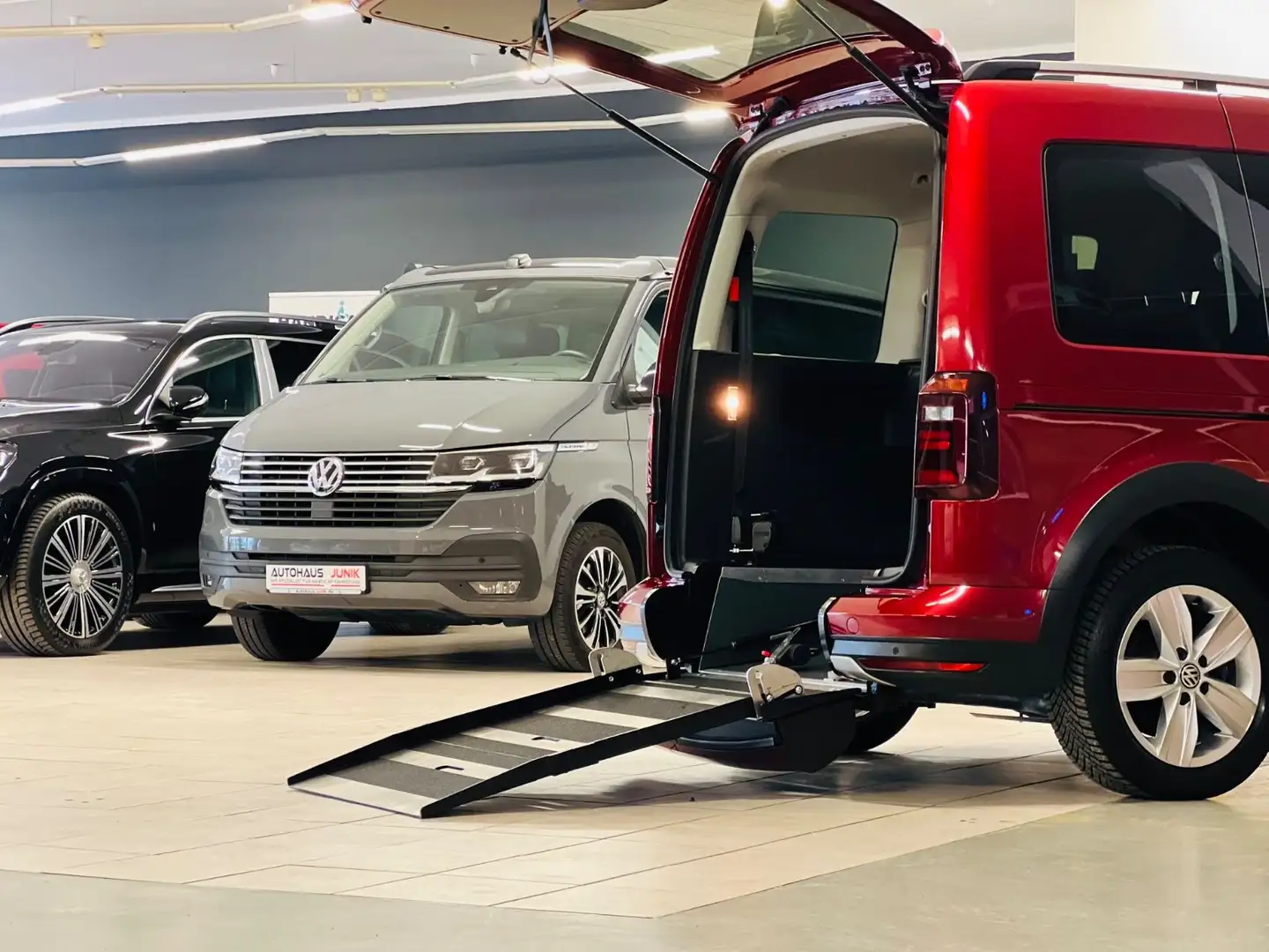 Volkswagen Caddy -Alltrack-DSG-Behindertengerecht-Rampe Rojo - 1