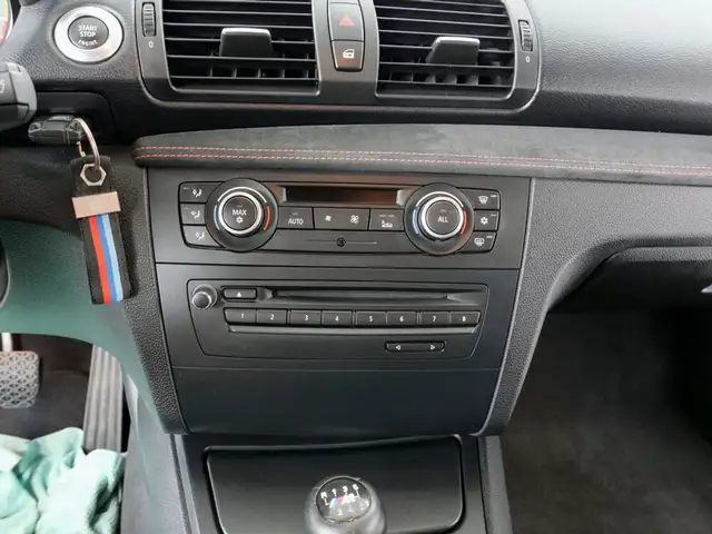 BMW 1er M Coupé 1er M Coupé *MOTORSPORT SITZE*ALPINWEISS*NAVI* Ansicht 14