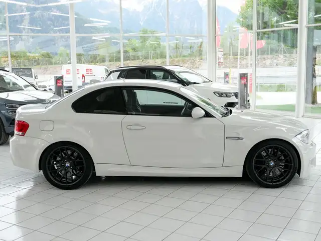 BMW 1er M Coupé 1er M Coupé *MOTORSPORT SITZE*ALPINWEISS*NAVI* Ansicht 8