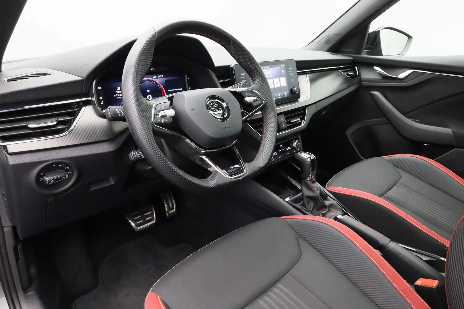 Skoda Kamiq 1.0 TSI 110 pk DSG DSG Monte Carlo | Panoramadak | Grigio - 2