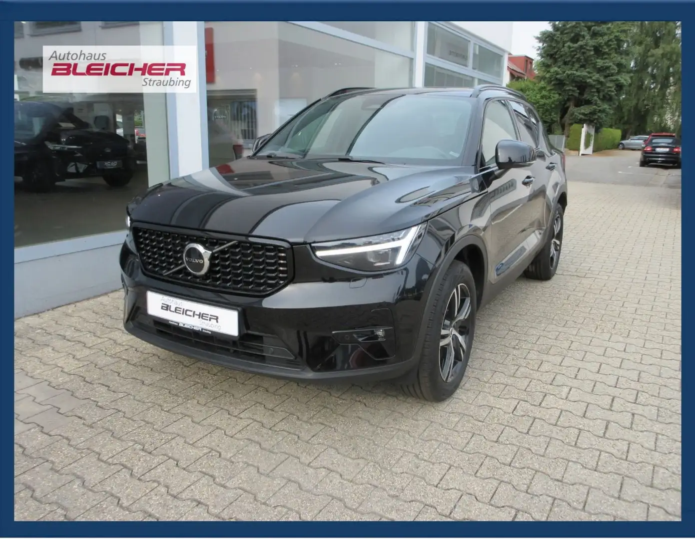 Volvo XC40 B3 Plus Dark 2WD Schwarz - 1