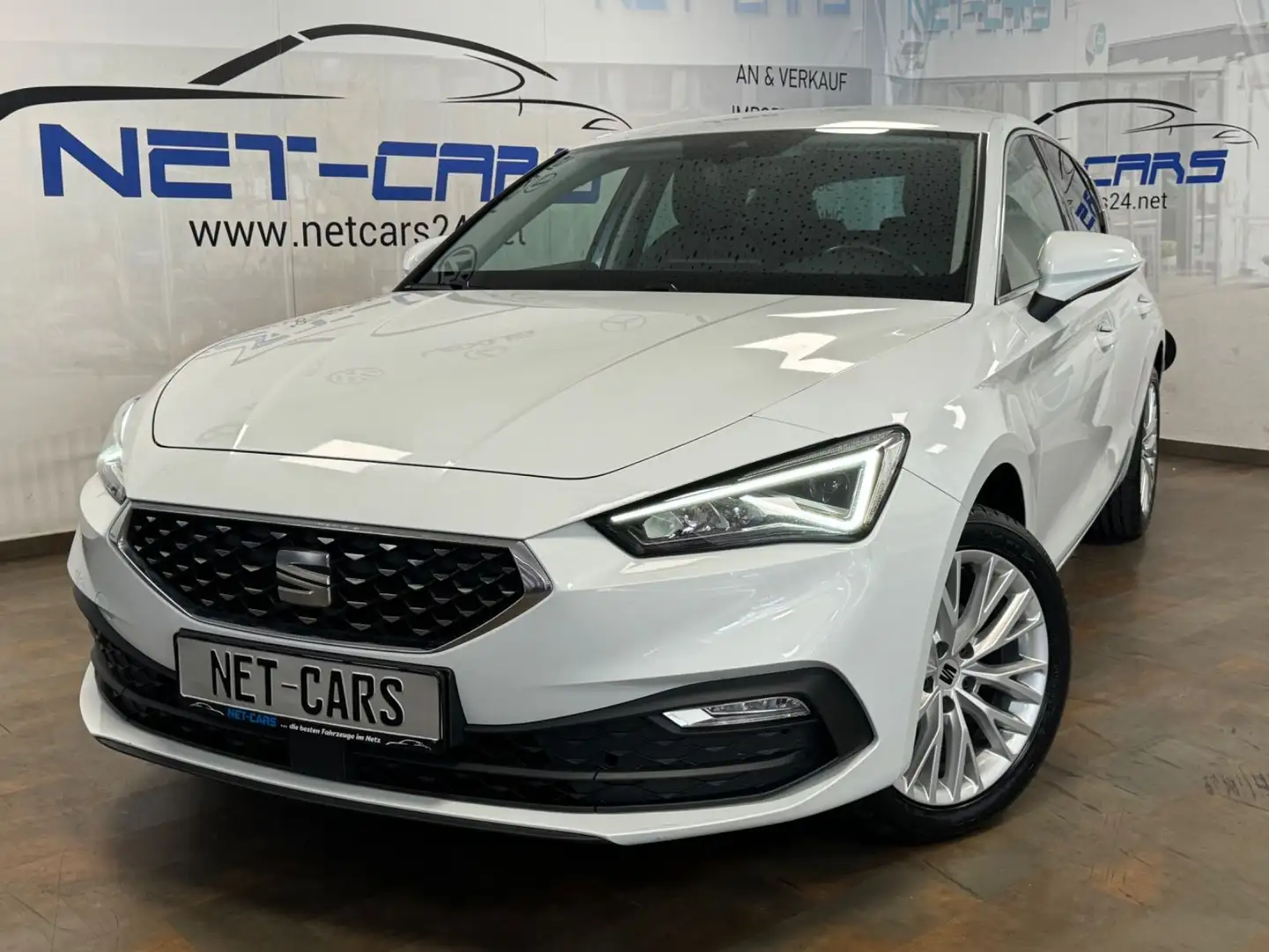 SEAT Leon 1.5 TSI FR SPORT*LED*NAVi*SCHECKHEFTGEPFL. Blanc - 1