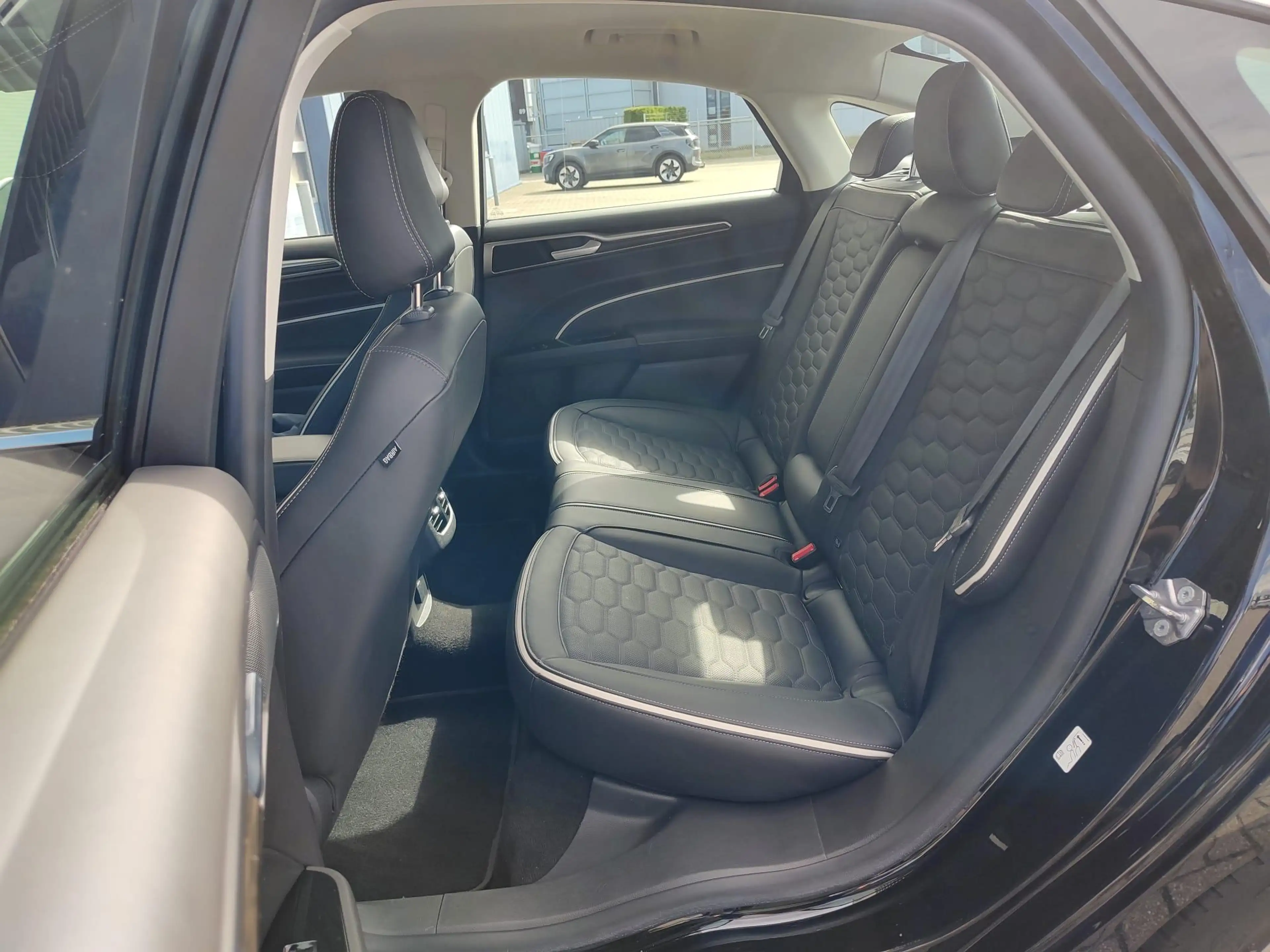 Ford Mondeo 2.0 IVCT HEV Vignale Stoelverwarming | Leder inter — photo 11