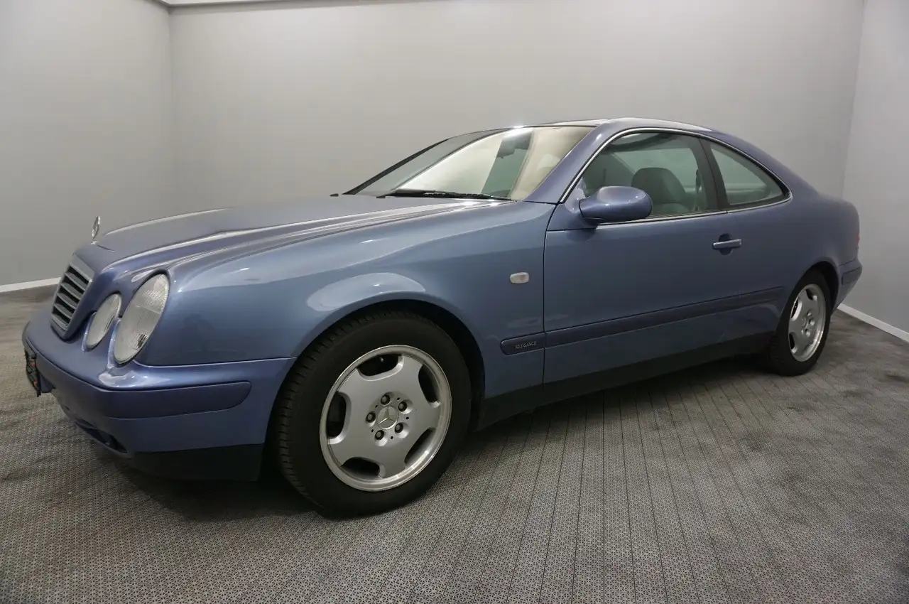 Mercedes-Benz CLK 320