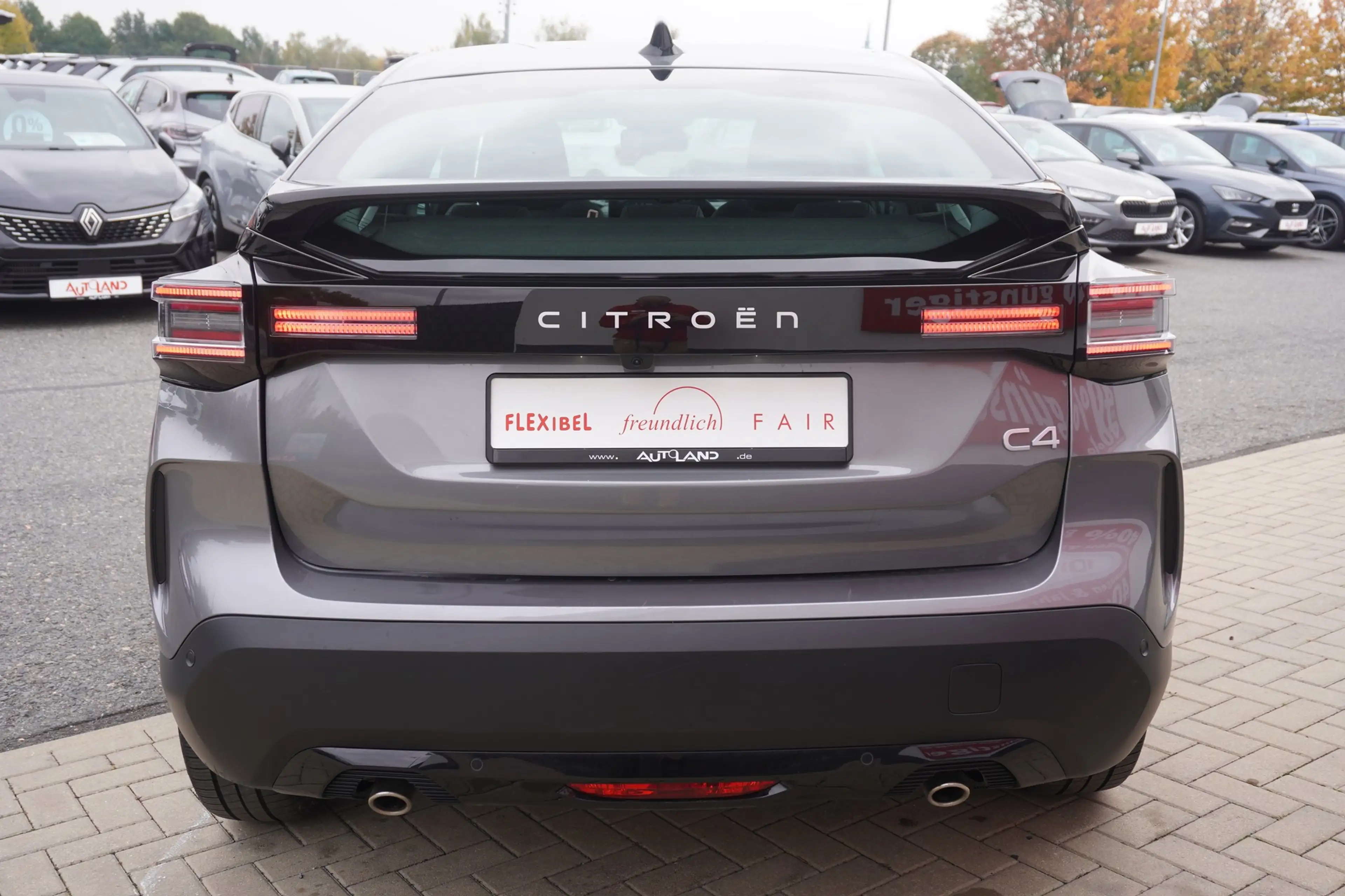 Citroen C4 Hybrid 145 Aut. LED Navi Kamera — photo 5