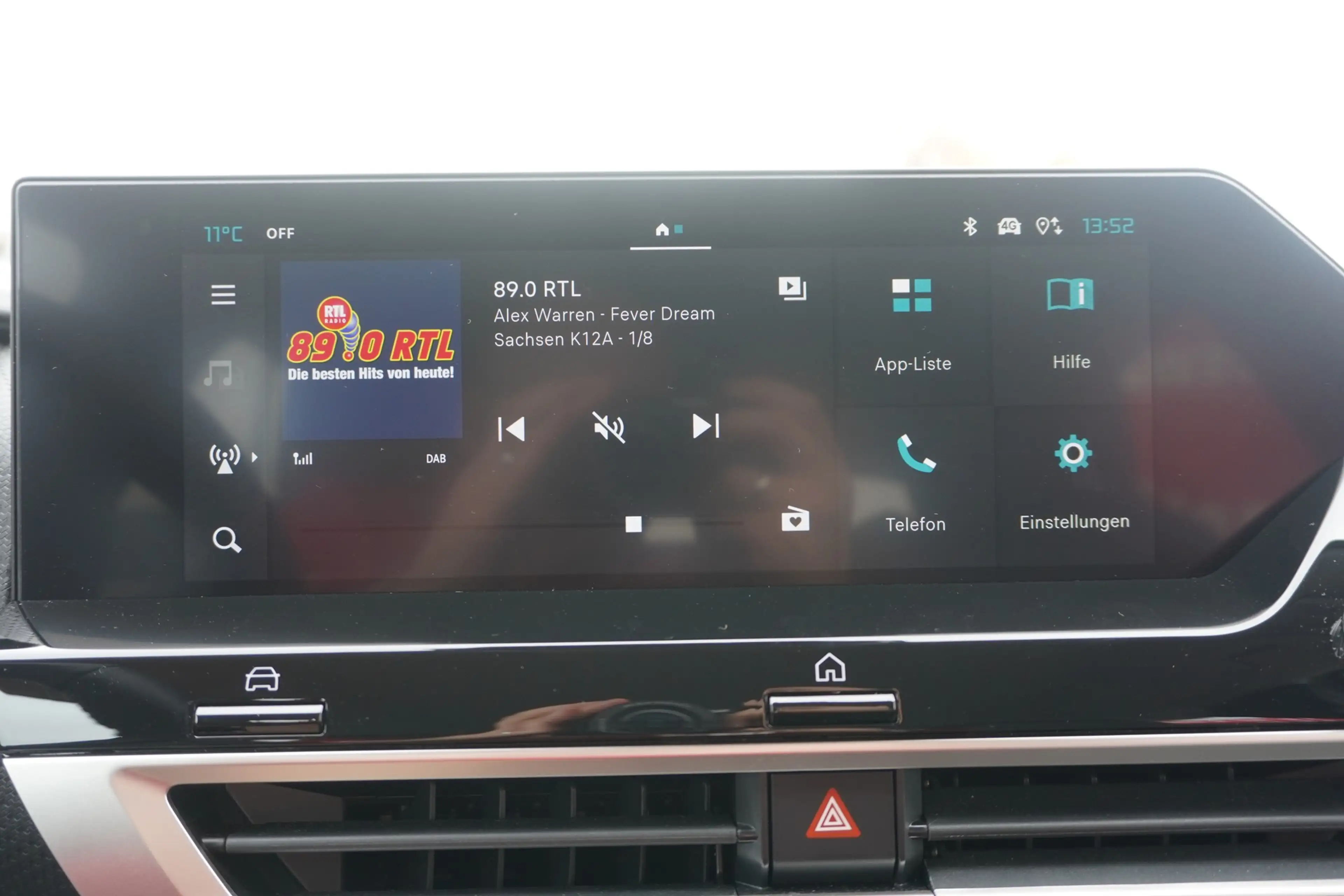 Citroen C4 Hybrid 145 Aut. LED Navi Kamera — photo 12