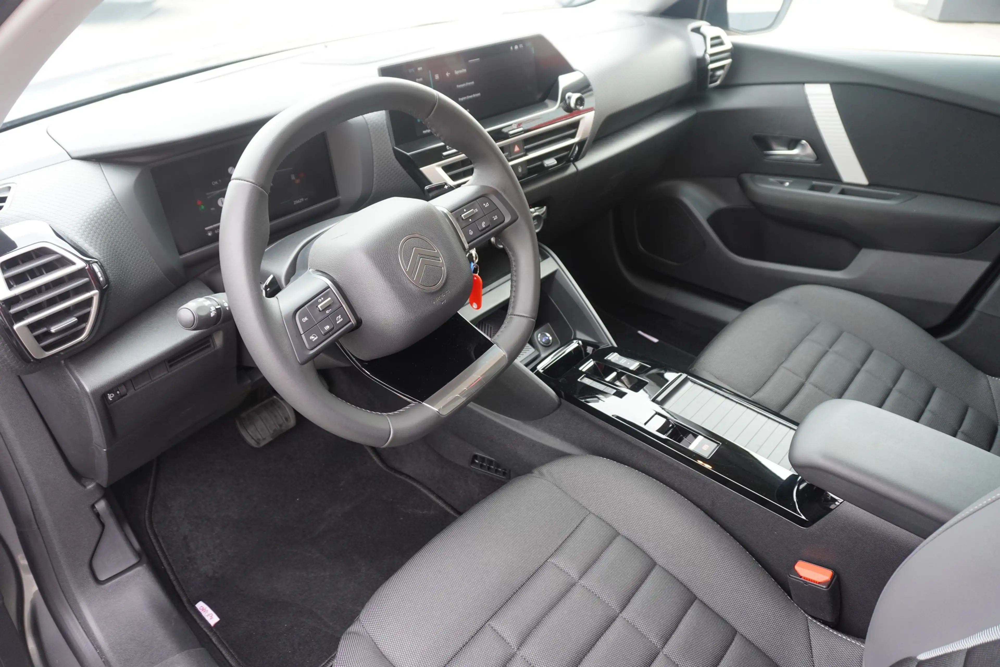 Citroen C4 Hybrid 145 Aut. LED Navi Kamera — photo 9