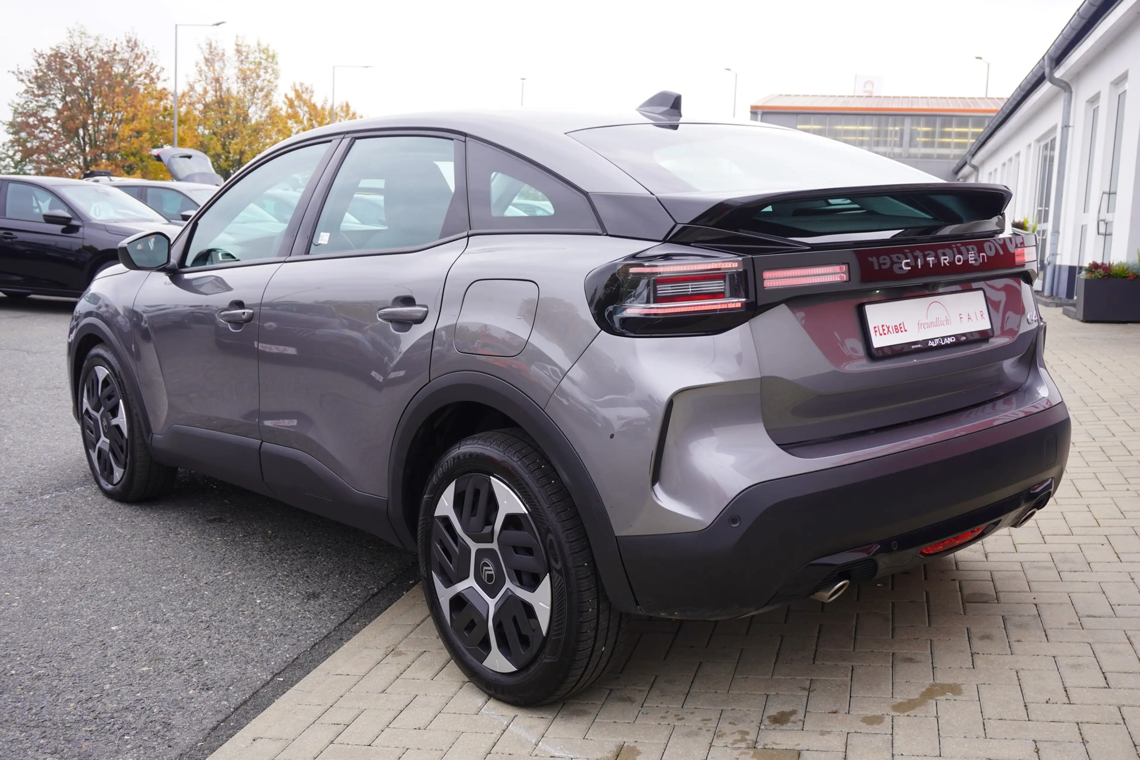 Citroen C4 Hybrid 145 Aut. LED Navi Kamera — photo 4