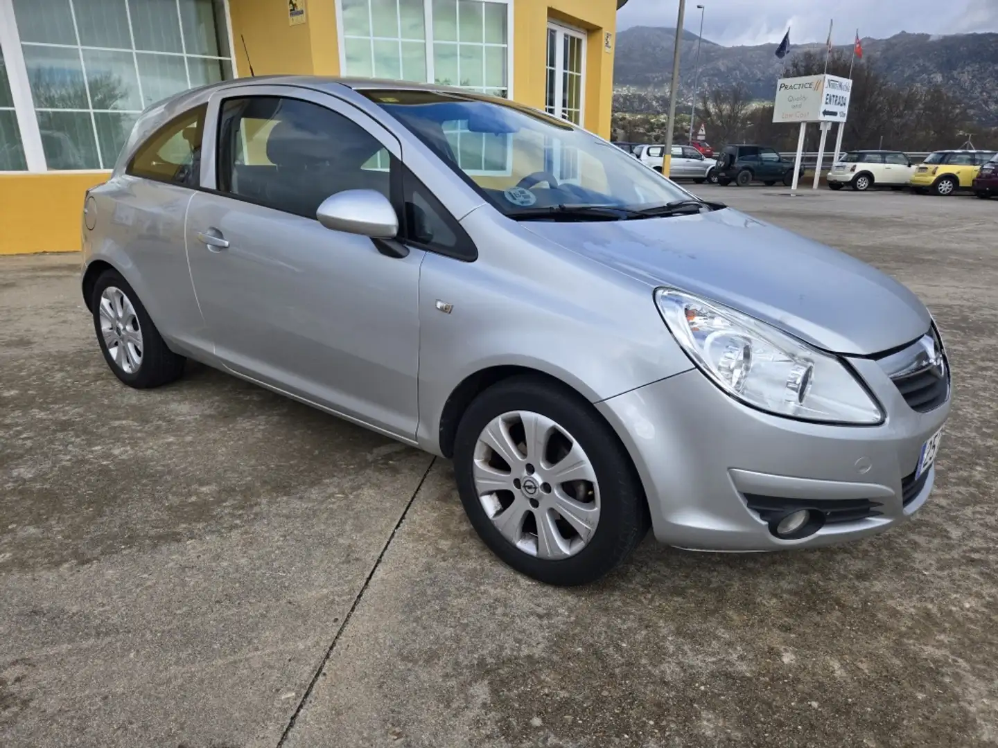 Opel Corsa 1.3CDTi C Mon 90 Silber - 1