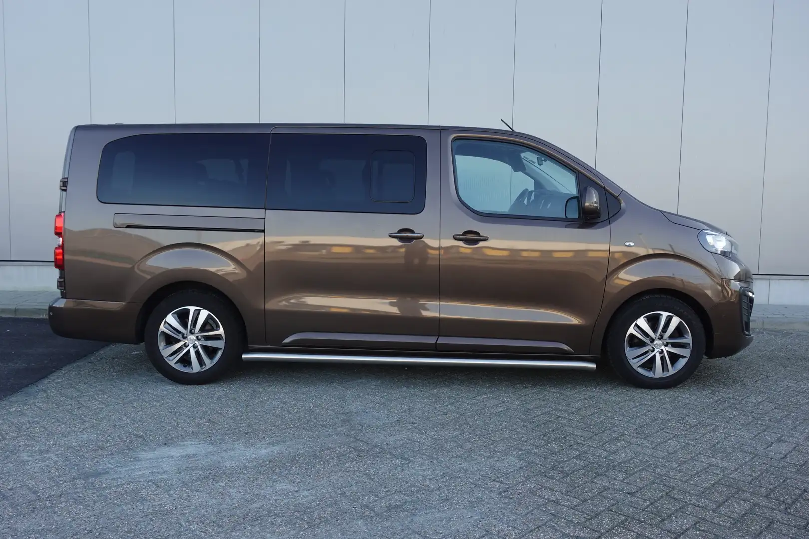 Peugeot Traveller 9 PERS. L3 | 2.0 BlueHDi 180 Business AUTOMAAT | N Hnědá - 2