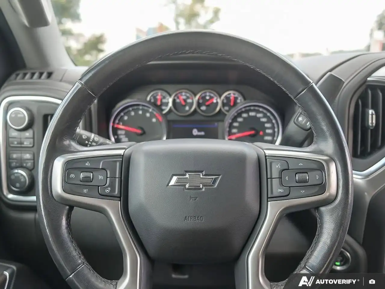 Chevrolet Silverado 1500 снимка Chevrolet Silverado 1500