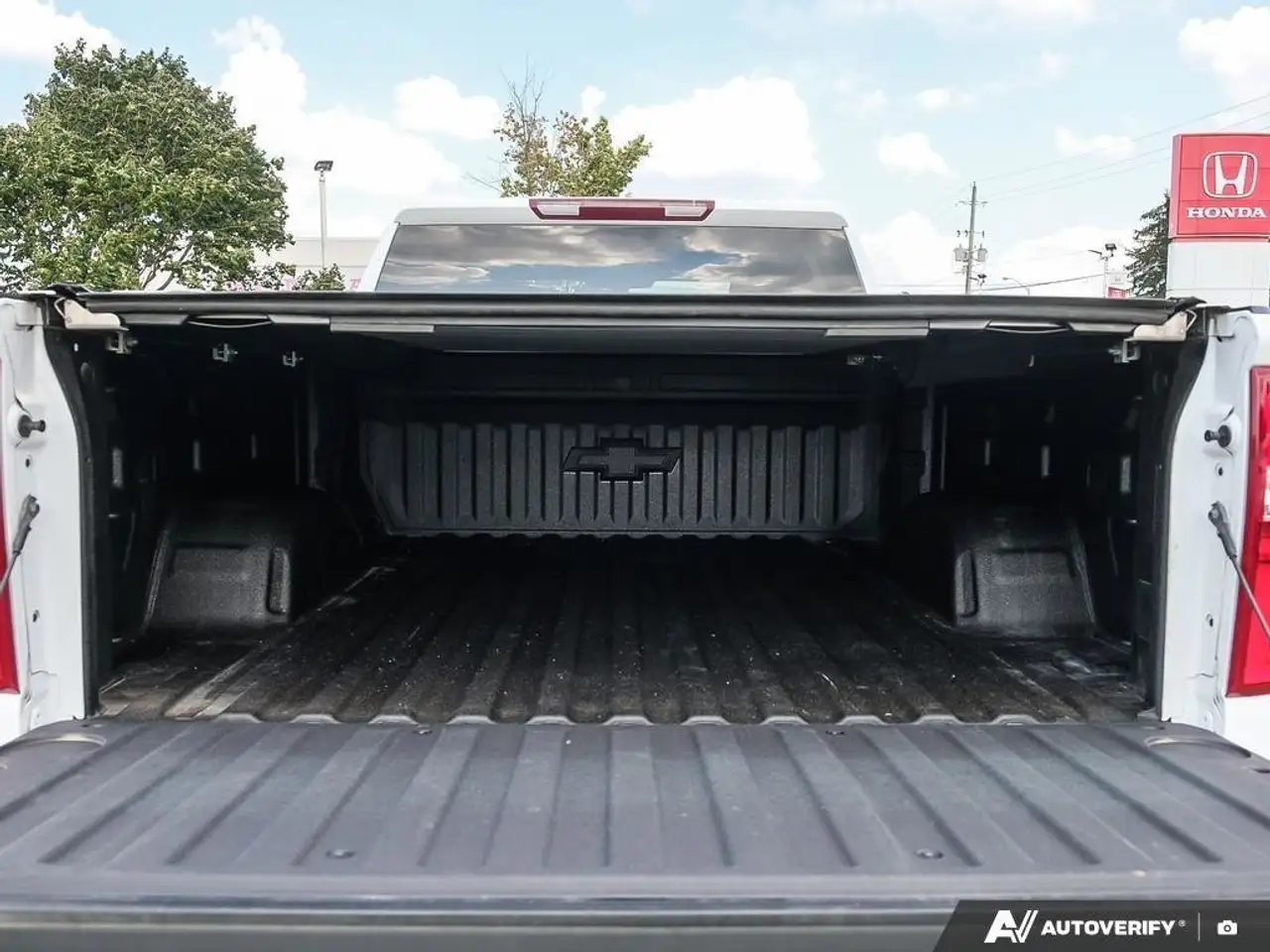 Chevrolet Silverado 1500 снимка Chevrolet Silverado 1500