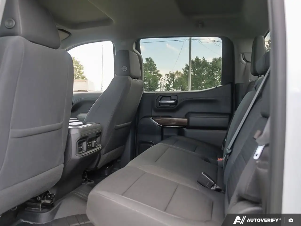 Chevrolet Silverado 1500 снимка Chevrolet Silverado 1500