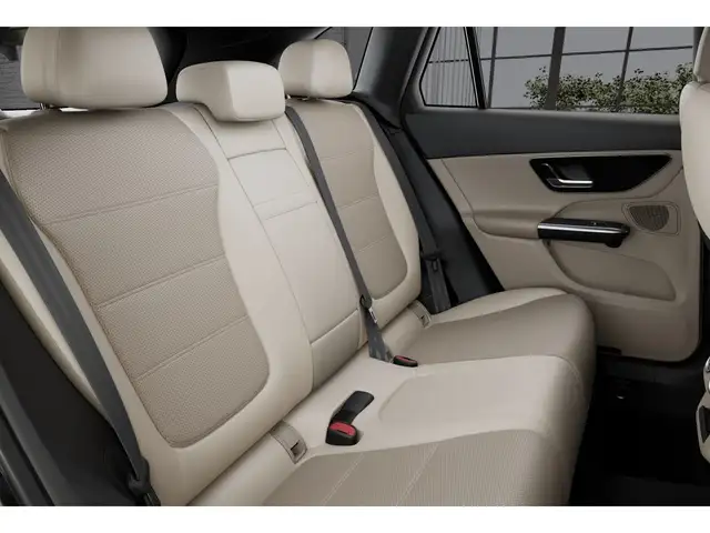 Mercedes-Benz 220 view 10
